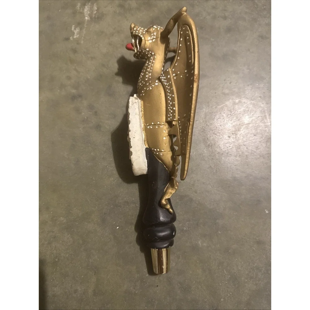 GULDEN DRAAK - QUAD - FLYING DRAGON - BEER TAP HANDLE (Broken)